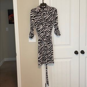 INC. medium. Zebra 3/4 sleeves shirt dress.